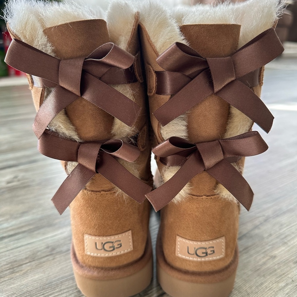 *Brand New* Bailey Bow II UGGs